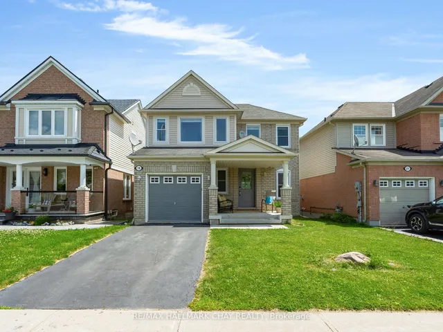 19 Callander Cres, New Tecumseth 2