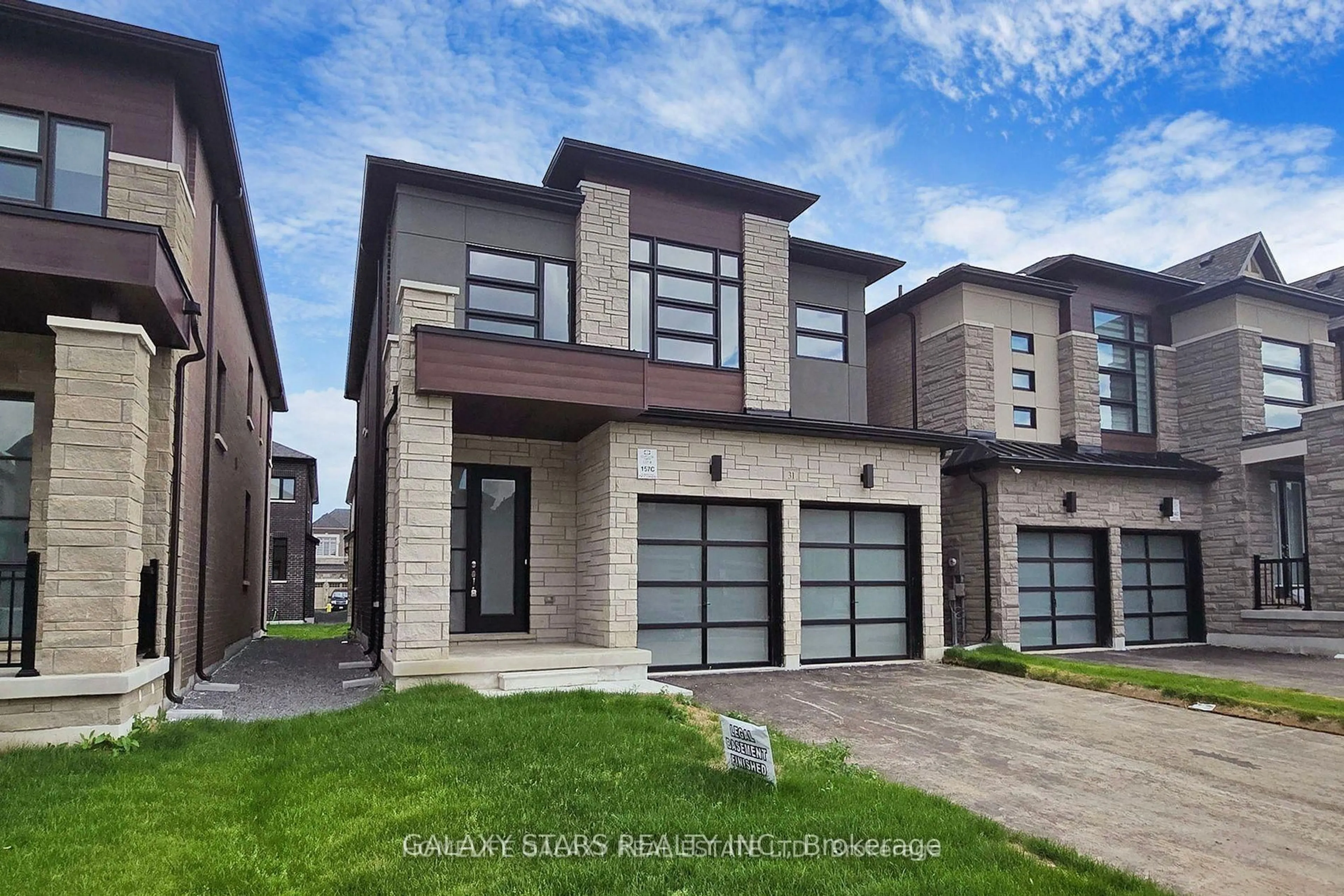 Home with brick exterior material, street for 31 Sambro Lane, Whitchurch-Stouffville Ontario L4A 0S1