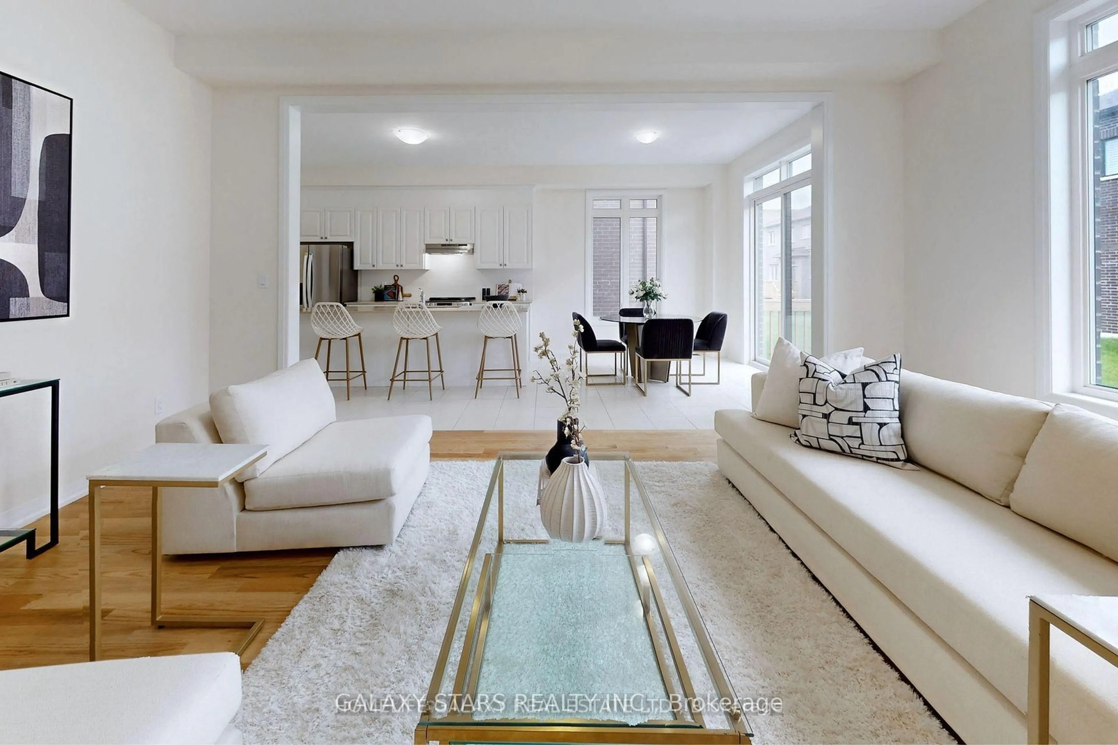 Living room with furniture, unknown for 31 Sambro Lane, Whitchurch-Stouffville Ontario L4A 0S1