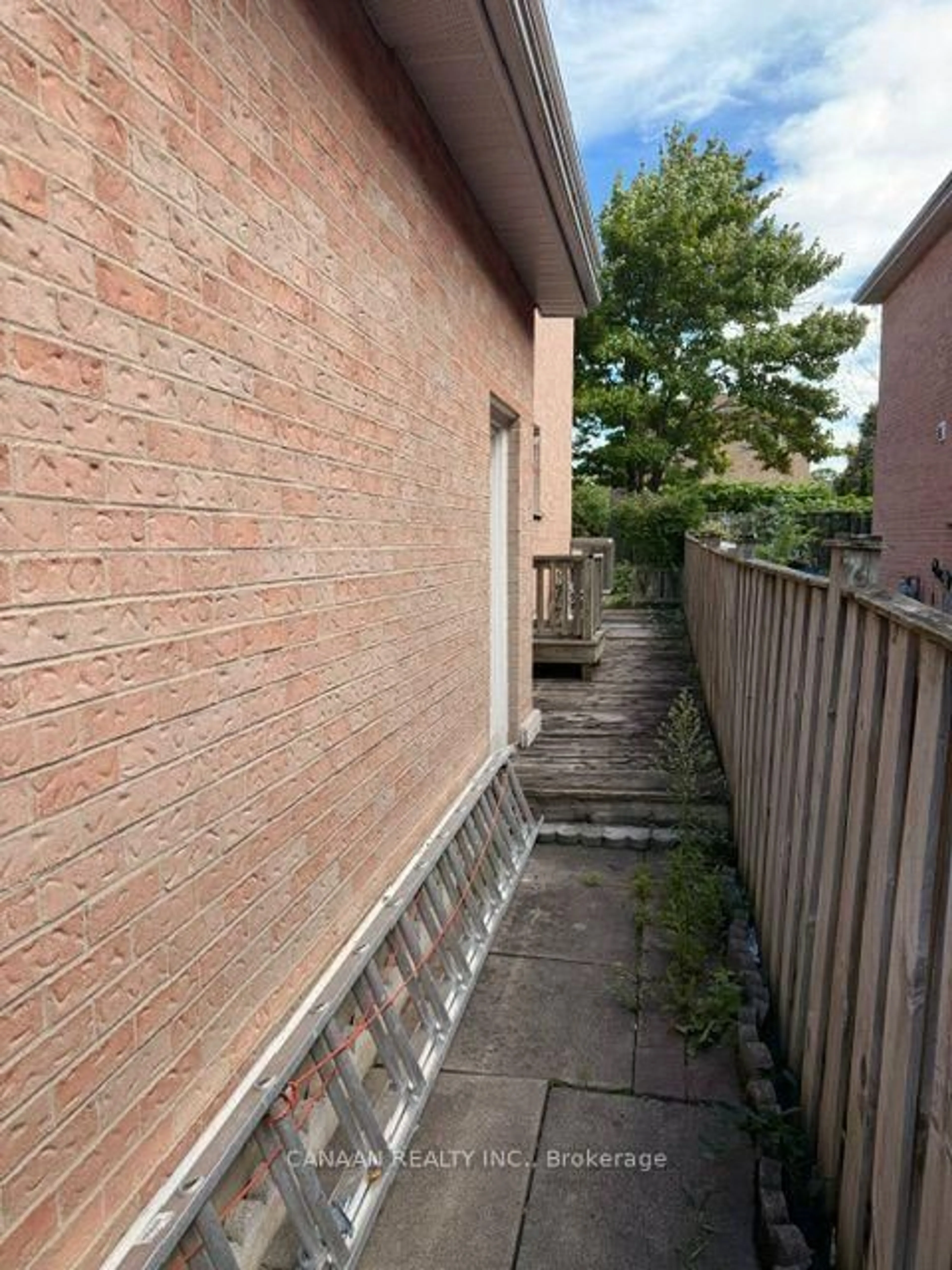 Unknown for 79 Graham Cres, Markham Ontario L3P 4L9