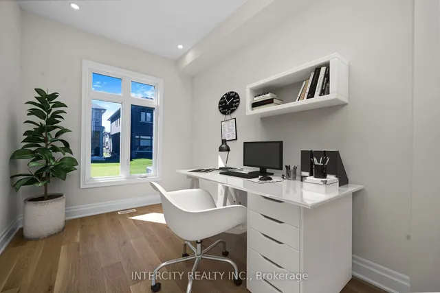 33 Gianvito Cres, King 5