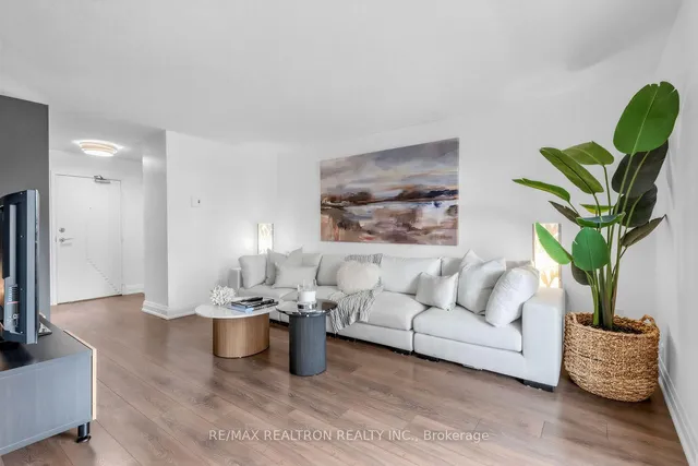 1 Royal Orchard Blvd #211, Markham 5
