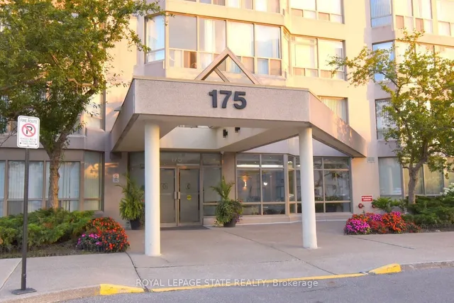 175 Cedar Ave #215, Richmond Hill 2