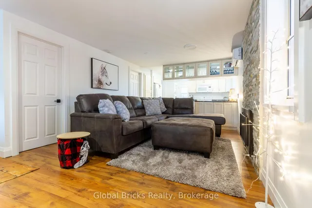 648 10th Line, Innisfil 4