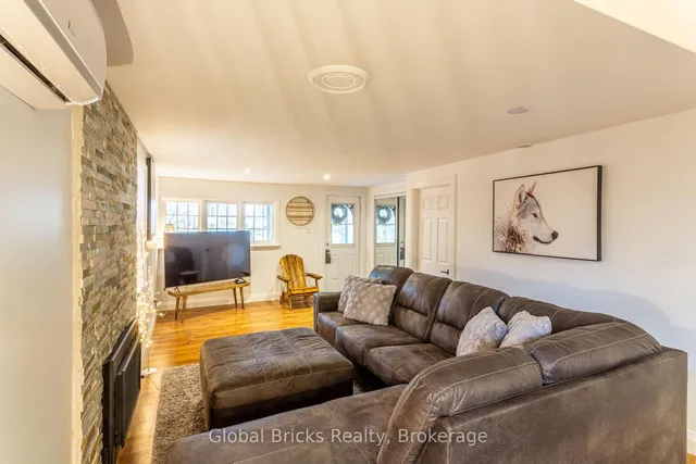 648 10th Line, Innisfil 5