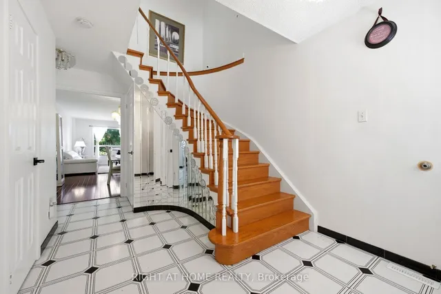 87 William Honey Cres, Markham 3