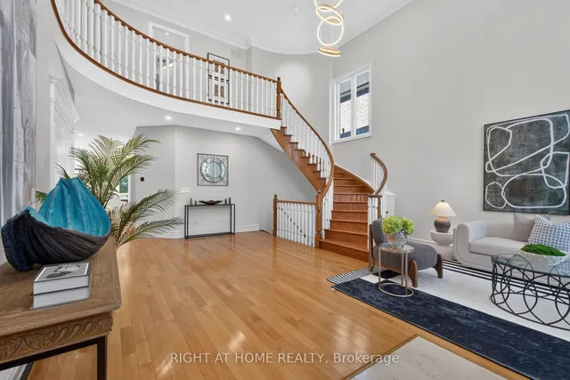 23 Mackay Dr, Richmond Hill 3