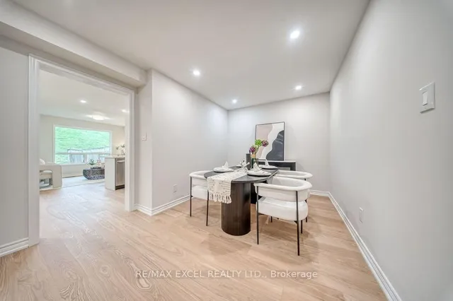 561 Caboto Tr, Markham 5