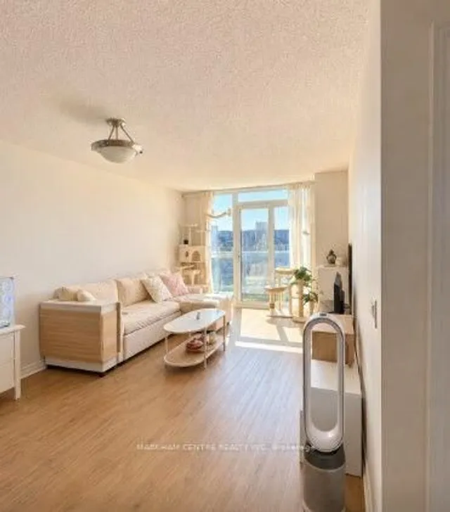 33 Cox Blvd #1607, Markham 5