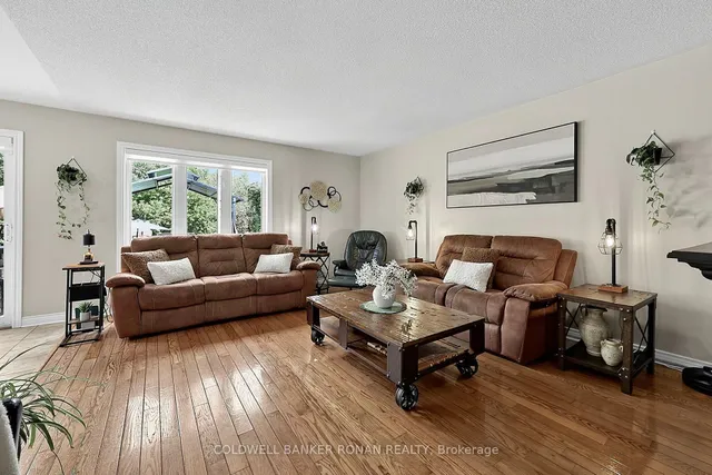 65 Burbank Circ, Adjala-Tosorontio 4