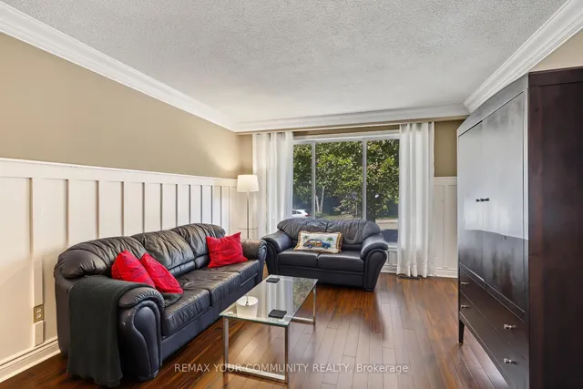 33 McDonald Dr, Aurora 5