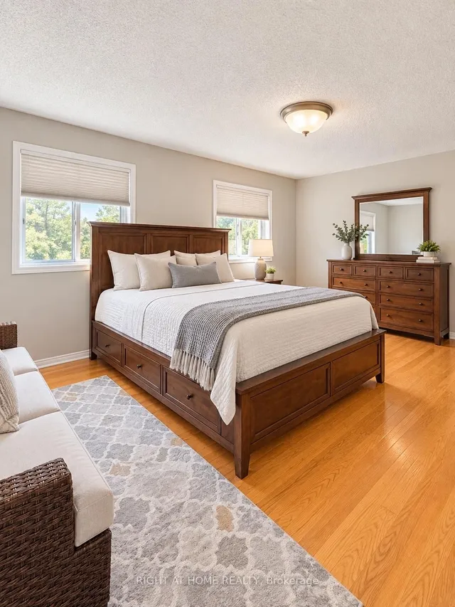 1 Ridgeway Crt, Vaughan 4