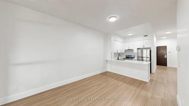 57 Upper Duke Cres #102, Markham 5