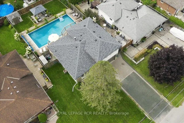 232 Centre St, New Tecumseth 3