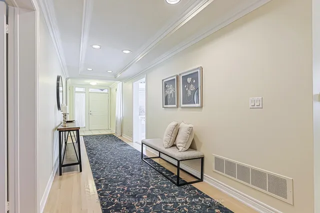 9 Warnock Green Way, Markham 4