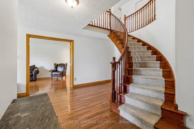 117 Mccauley Crt, Newmarket 3
