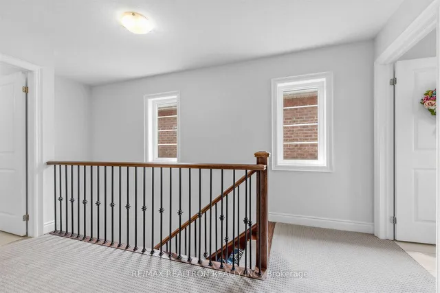 220 Degraaf Cres, Aurora 5