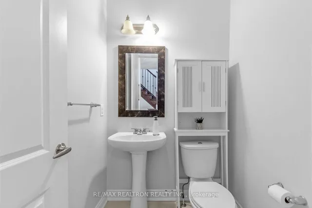 220 Degraaf Cres, Aurora 2
