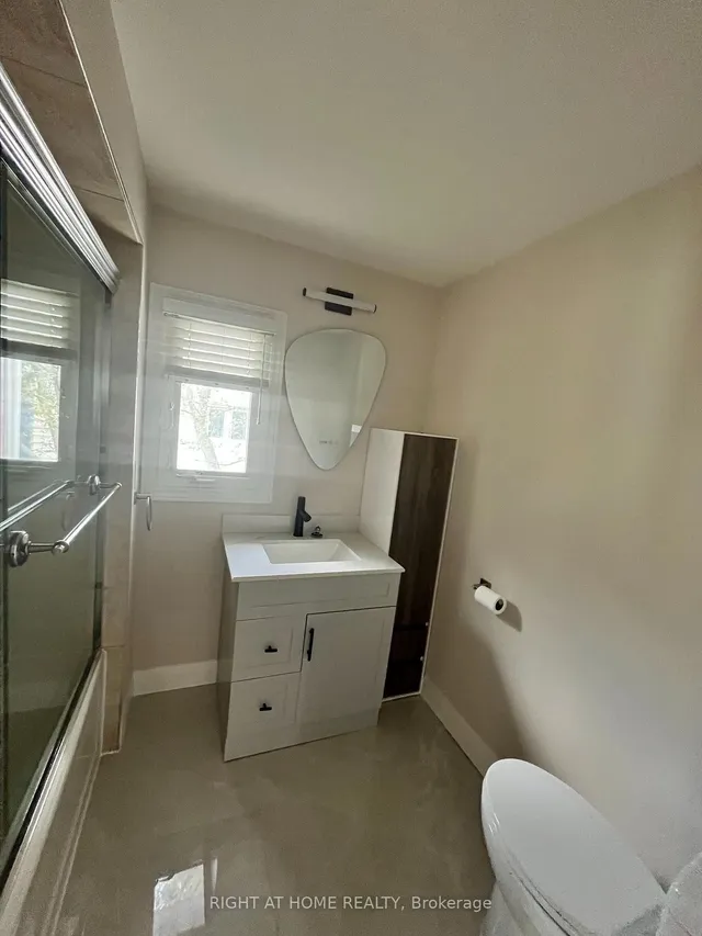 379 The Queensway Rd, Georgina 4