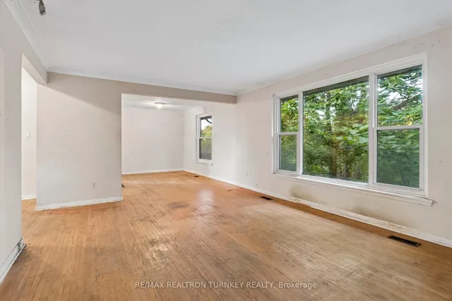 105 Bolton Ave, Newmarket 3