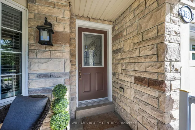 353 Terry Carter Cres #10, Newmarket 5