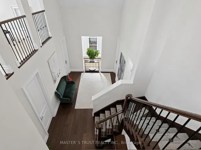 61 Grange Dr, Richmond Hill 2