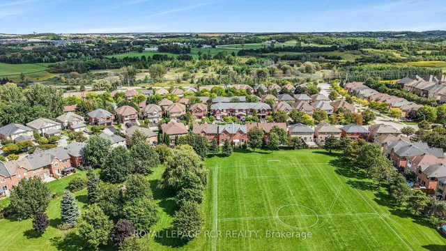 138 Primeau Dr, Aurora 2