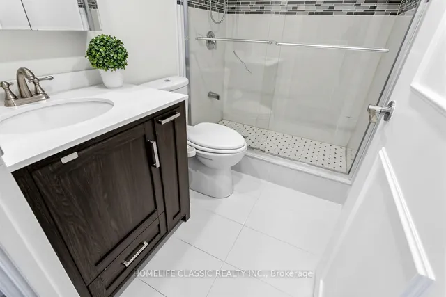 40 Baif Blvd #803, Richmond Hill 2