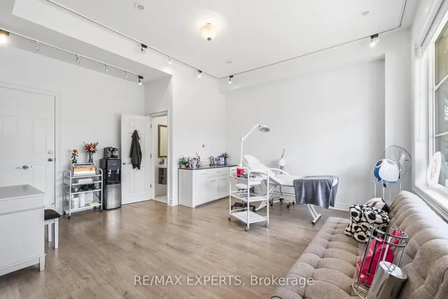 10060 Keele St #7, Vaughan 4
