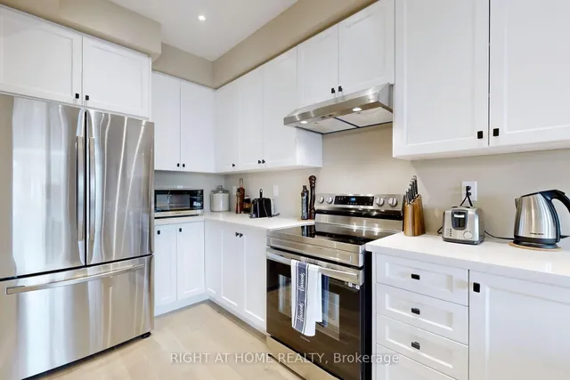 279 Moody Dr, Vaughan 3