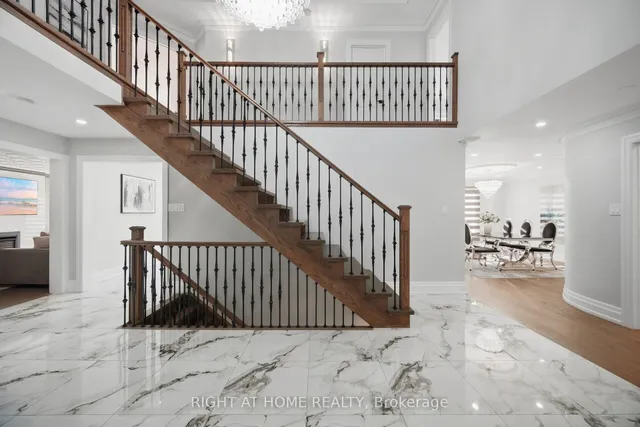 32 Colton Cres, Vaughan 4