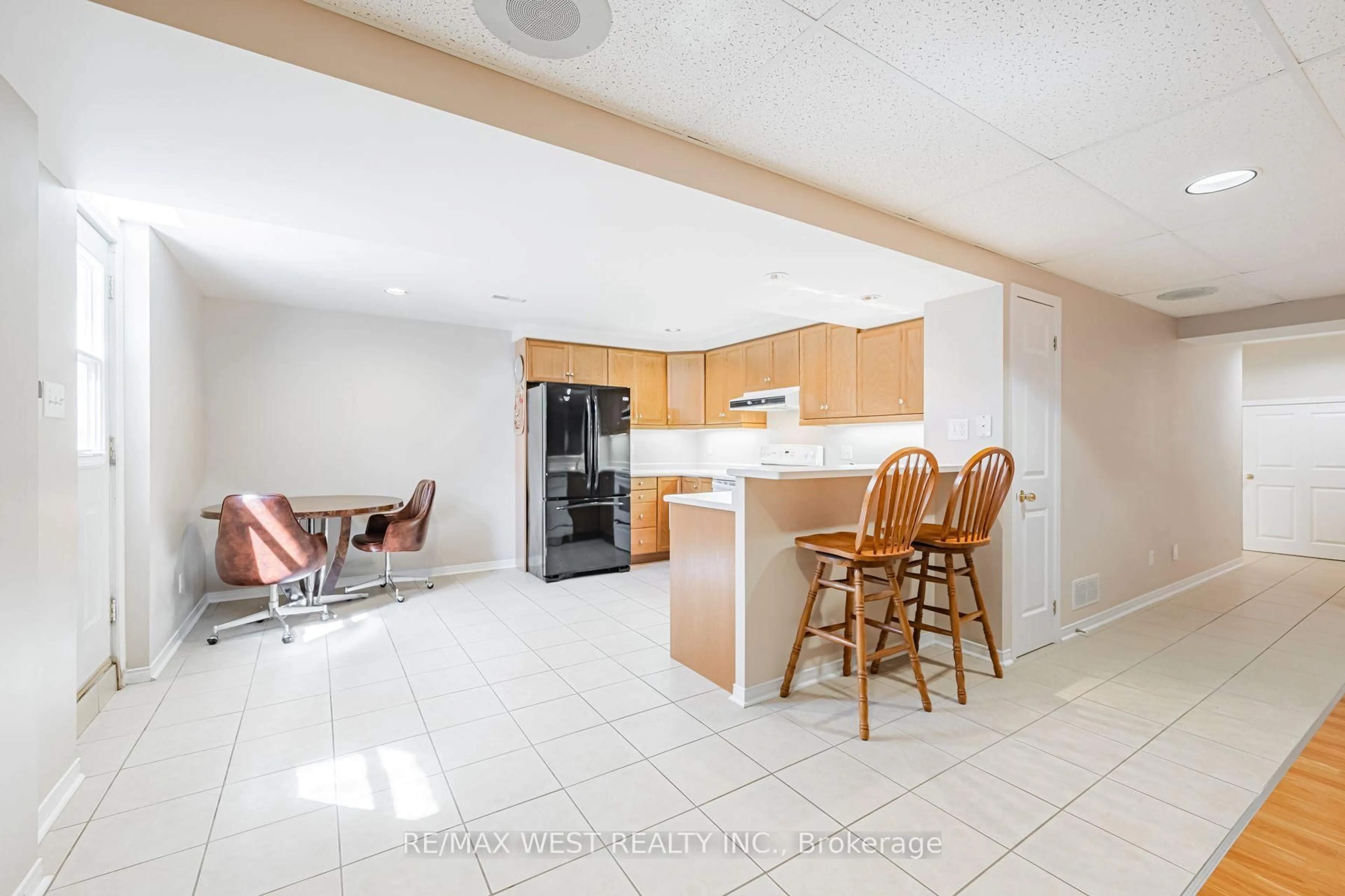 trreb/IMG-N13788910_0e5b98a1-4647-4dce-bc86-b3fa85f3bbf8-l.jpg