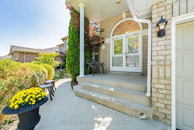382 Melville Ave, Vaughan 2