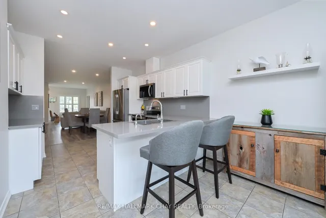 25 Kingsmere Cres, New Tecumseth 3