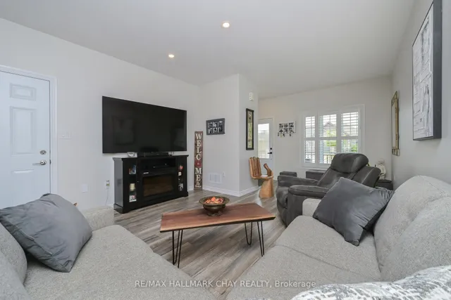 25 Kingsmere Cres, New Tecumseth 2