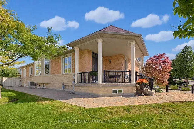 120 Isernia Cres, Vaughan 5