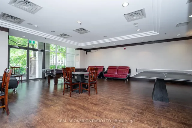 18 Harding Blvd #PH208, Richmond Hill 5