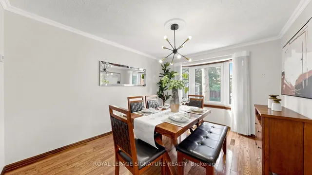 16 Meyer Circ, Markham 5