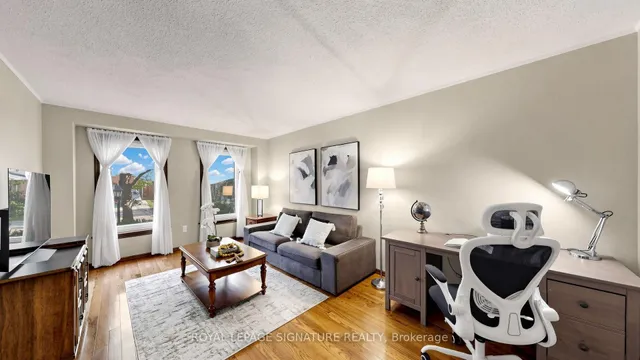 16 Meyer Circ, Markham 2