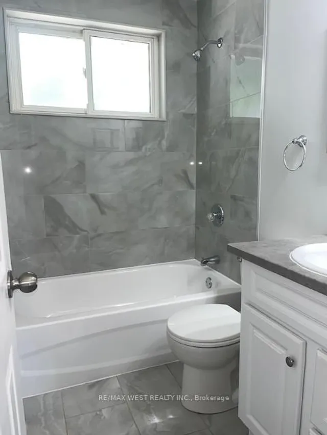 241 Ashlar Rd, Richmond Hill 3