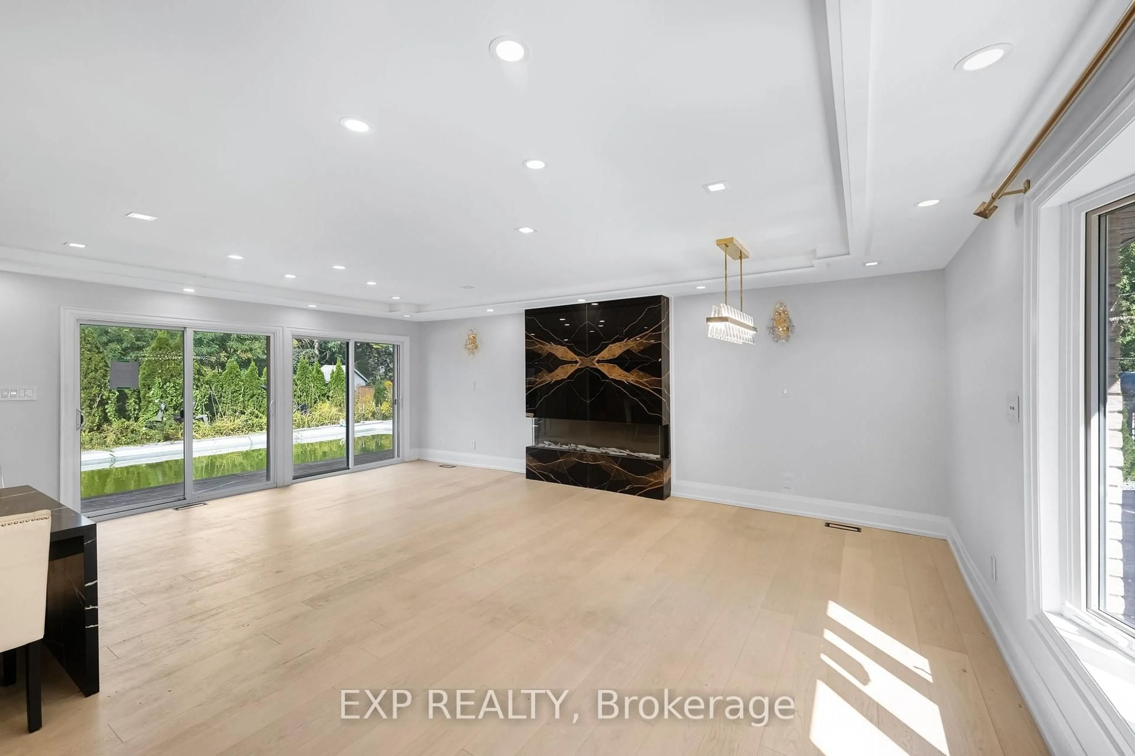trreb/IMG-N13790044_0c1b1d3e-52fa-4786-846b-02e4280e0aa6-l.jpg