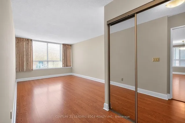 33 Weldrick Rd #1011, Richmond Hill 4