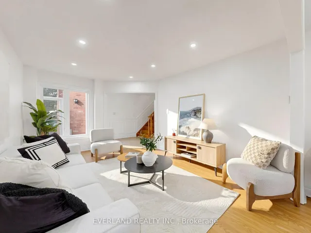 26 Erla Crt, Markham 4