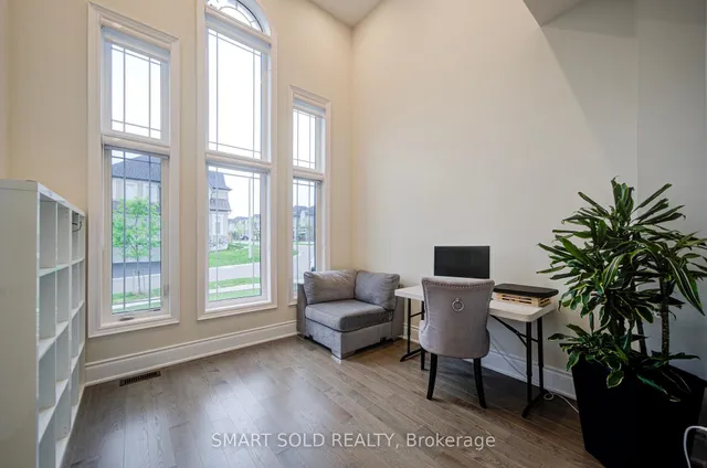2 Menotti Dr, Richmond Hill 5
