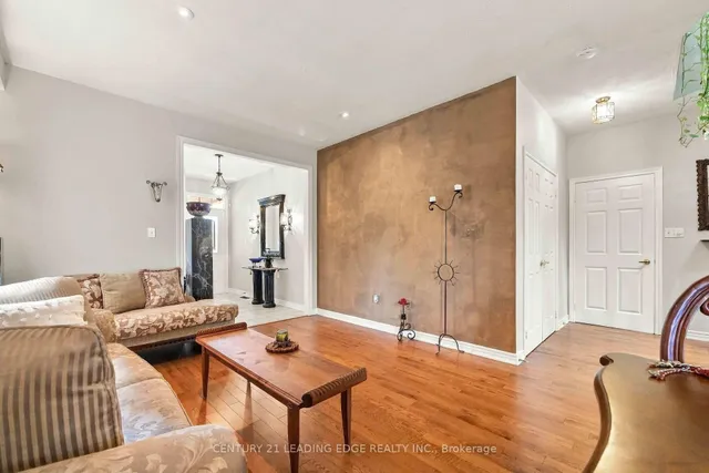 156 Landsdown Cres, Markham 4