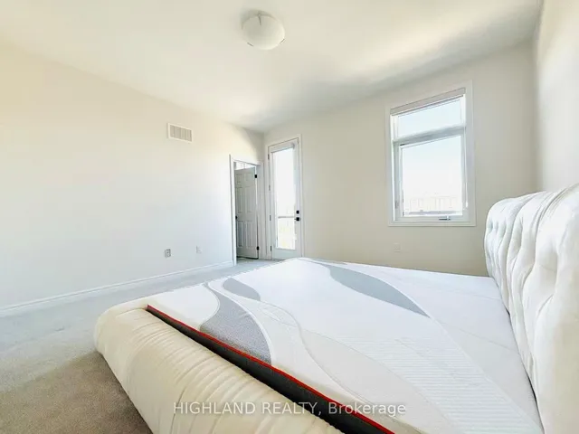 12 Robert Eaton Ave, Markham 4