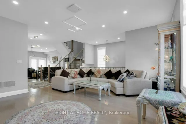 6 Plowman Lane, Richmond Hill 5