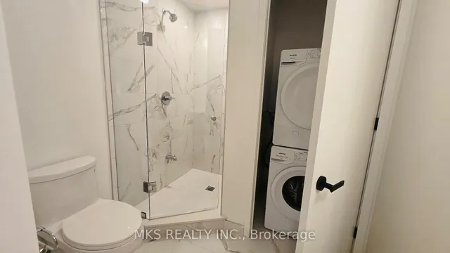 28 Interchange Way #2806, Vaughan 5