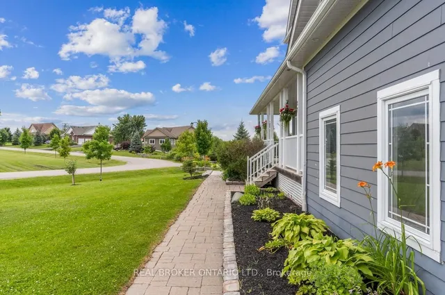 27 Bagshaw Cres, Uxbridge 3