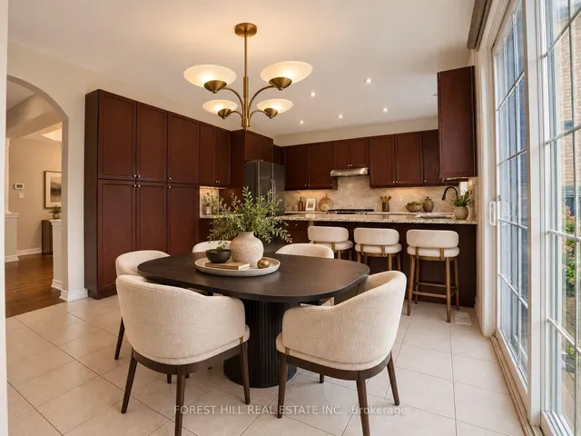 22 Mccombe Lane, Vaughan 3